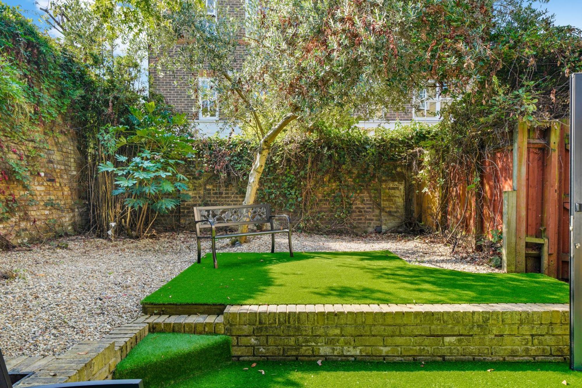 3 Bedroom Mews Home - Clapham Common - Free Private Parking - Sleeps 5 - Newly Refurbished - Sweetpea & Pillow Properties 伦敦 外观 照片