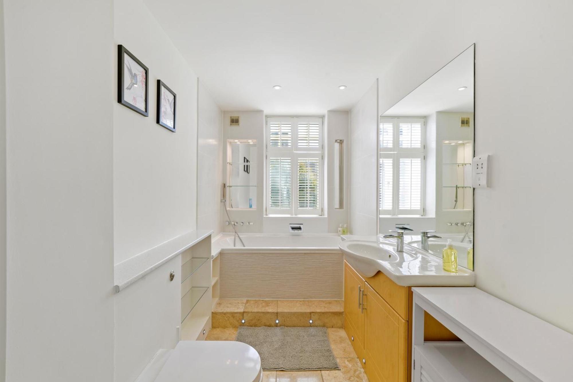 3 Bedroom Mews Home - Clapham Common - Free Private Parking - Sleeps 5 - Newly Refurbished - Sweetpea & Pillow Properties 伦敦 外观 照片