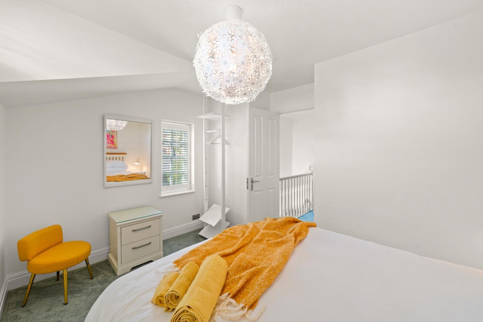 3 Bedroom Mews Home - Clapham Common - Free Private Parking - Sleeps 5 - Newly Refurbished - Sweetpea & Pillow Properties 伦敦 外观 照片