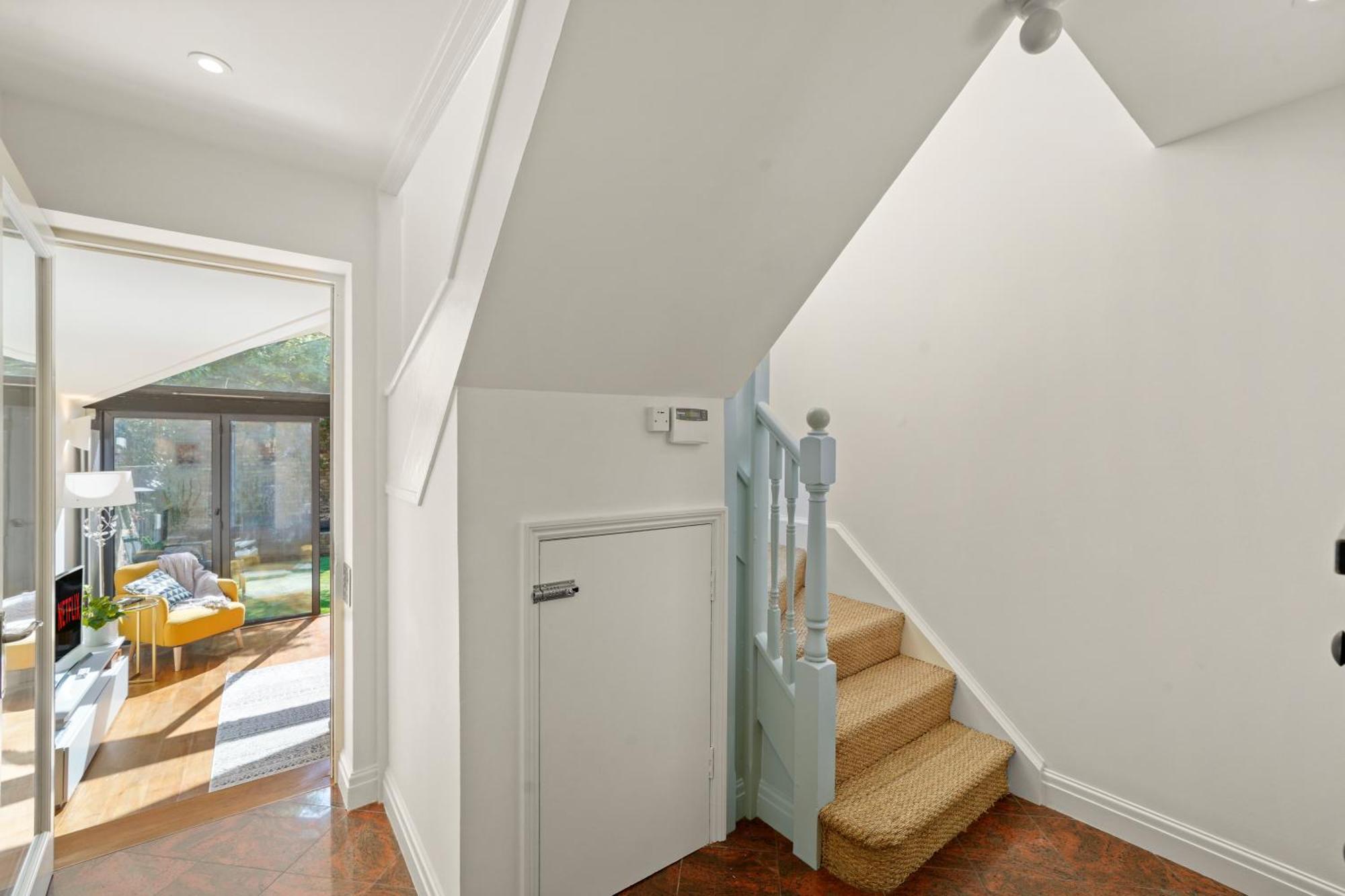 3 Bedroom Mews Home - Clapham Common - Free Private Parking - Sleeps 5 - Newly Refurbished - Sweetpea & Pillow Properties 伦敦 外观 照片