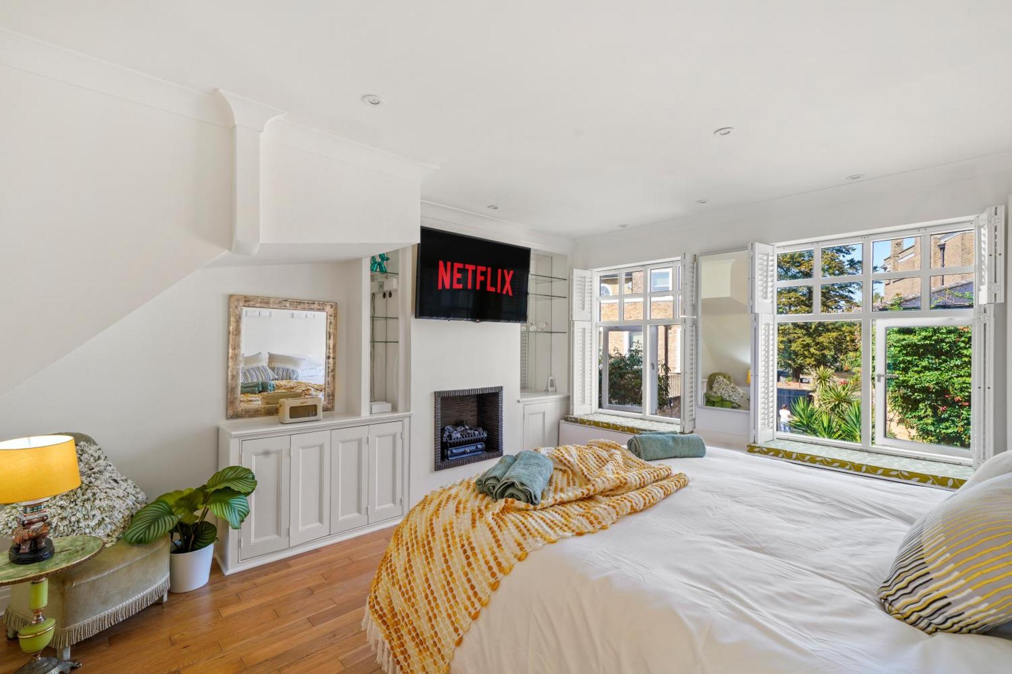 3 Bedroom Mews Home - Clapham Common - Free Private Parking - Sleeps 5 - Newly Refurbished - Sweetpea & Pillow Properties 伦敦 外观 照片