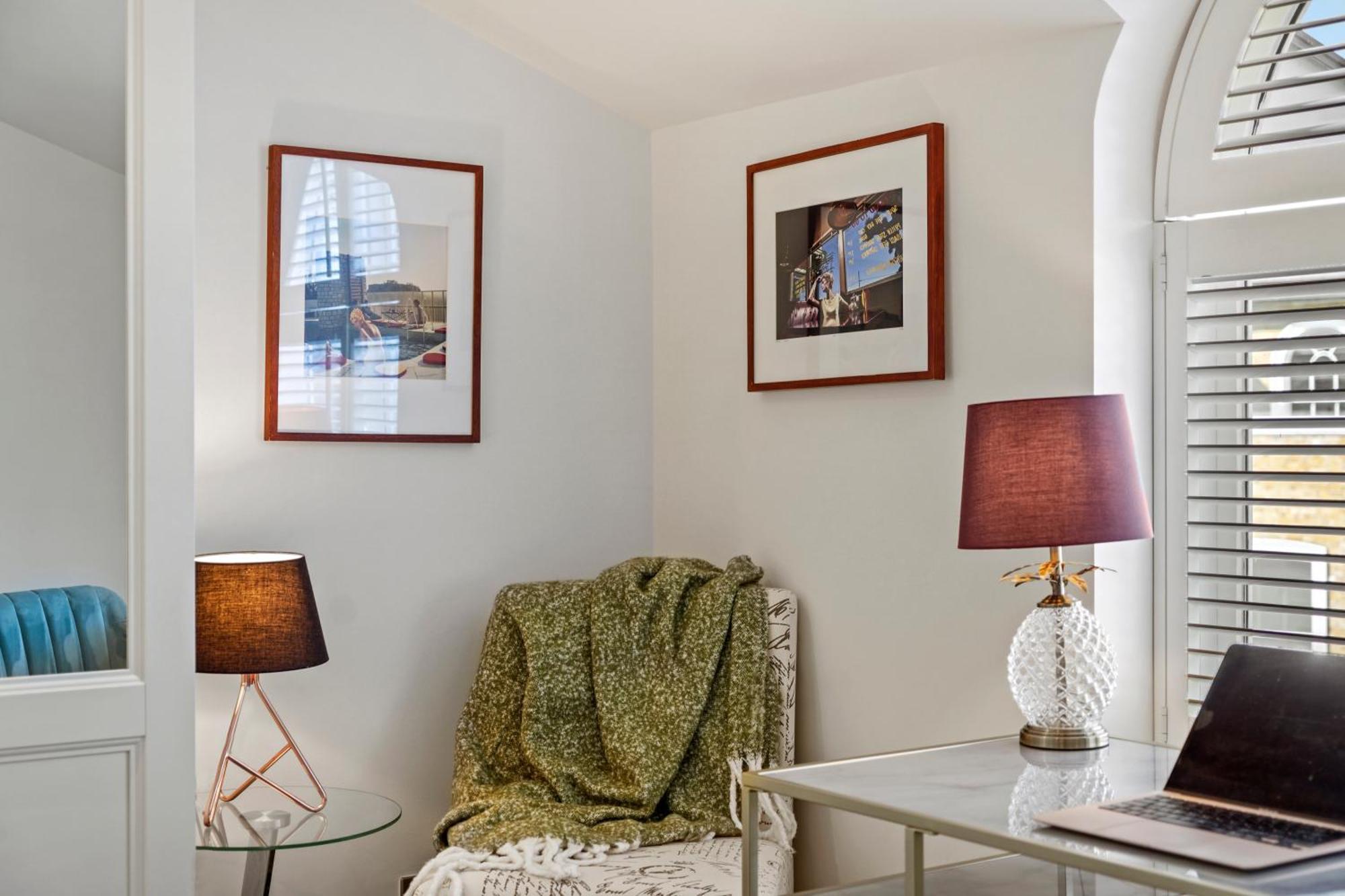 3 Bedroom Mews Home - Clapham Common - Free Private Parking - Sleeps 5 - Newly Refurbished - Sweetpea & Pillow Properties 伦敦 外观 照片