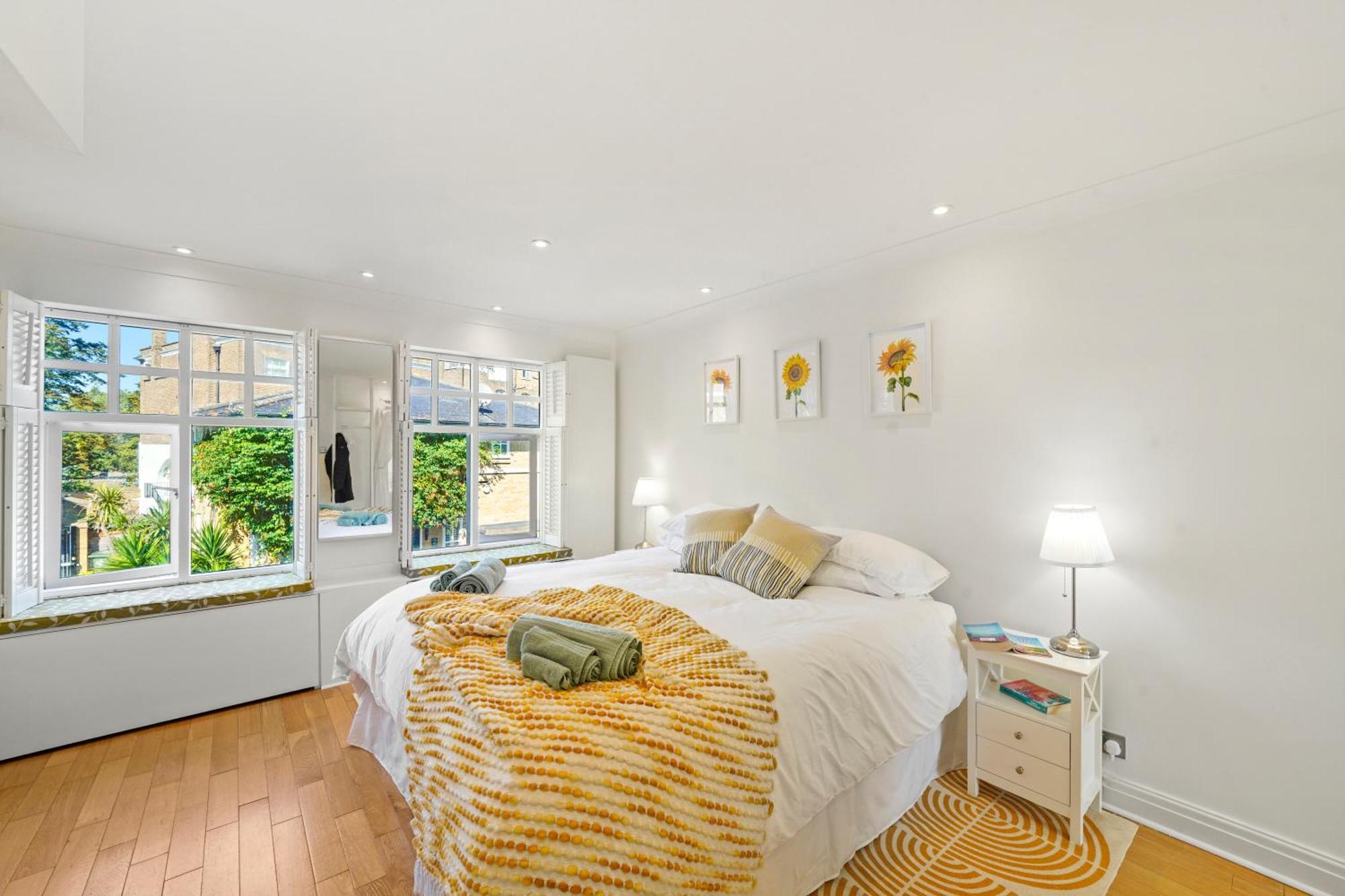 3 Bedroom Mews Home - Clapham Common - Free Private Parking - Sleeps 5 - Newly Refurbished - Sweetpea & Pillow Properties 伦敦 外观 照片